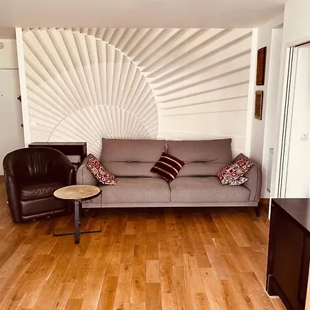 Jolie 2 Pieces Avec Balcon 15 Eme شقة باريس