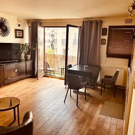 Jolie 2 Pieces Avec Balcon 15 Eme باريس