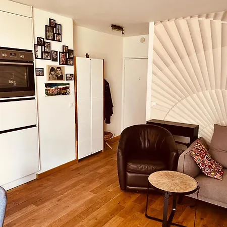 Jolie 2 Pieces Avec Balcon 15 Eme Appartement