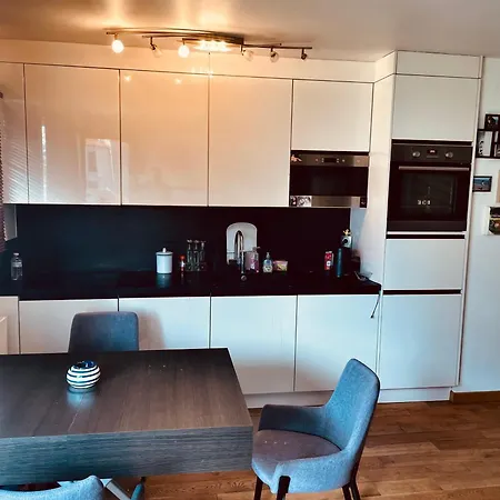 Jolie 2 Pieces Avec Balcon 15 Eme Appartement *