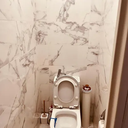 Jolie 2 Pieces Avec Balcon 15 Eme * Parijs