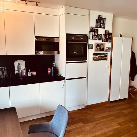 Jolie 2 Pieces Avec Balcon 15 Eme Appartement