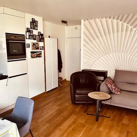 Jolie 2 Pieces Avec Balcon 15 Eme